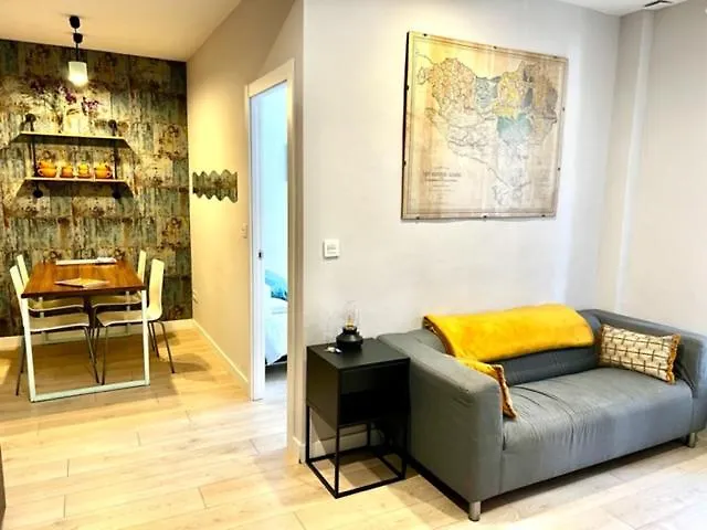 Cabernet Sauvignon Apartment. Surf شقة